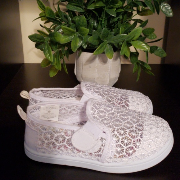 Shoes - Picture 2 of 4